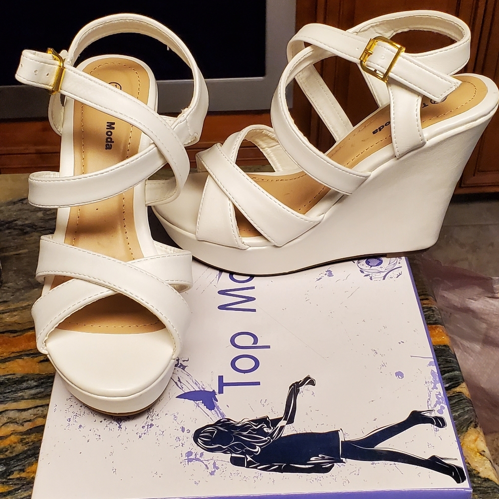 Womans wedges